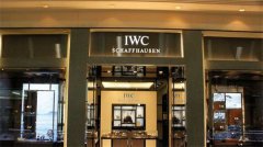 万国屏幕裂了还能修多少钱